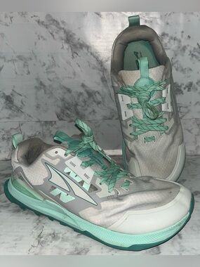 Altra Lone Peak 7 Trail Running Shoes Gray Green Sneakers Hiking Womens 8.5 wide